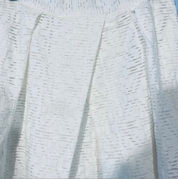 L’ATISTE White Eyelet Front Pleat Lined A-Line Skirt Side Pockets Size L - Picture 9 of 12